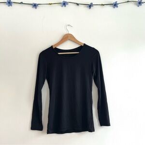 Uniqlo HEATTECH long sleeve thermal